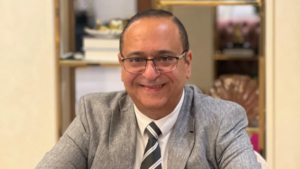 عضو بالشيوخ: إقبال المصريين بالخارج على التصويت نموذج يُحتذى به