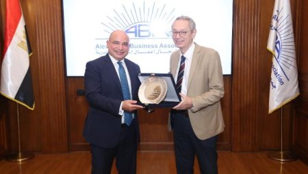 “جمعية رجال أعمال إسكندرية” تستقبل مسؤولي اقتصادية قناة السويس لبحث الفرص الاستثمارية