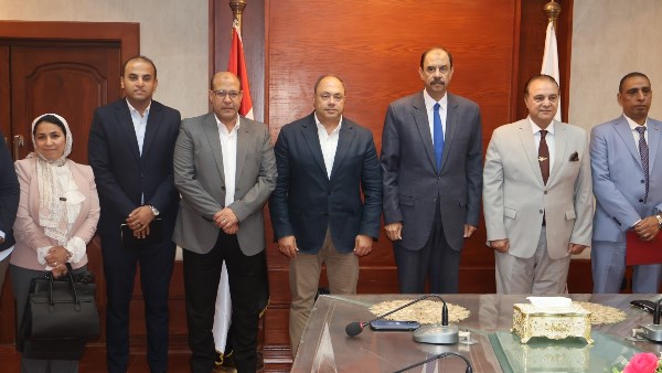 محافظ سوهاج يوقع 3 بروتوكولات جديدة لتعزيز التصنيع الزراعي ودعم فرص العمل