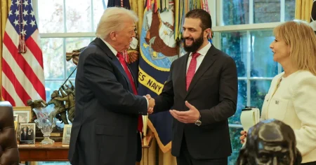 توم براك يدعو الكونجرس لرفع “عقوبات قيصر” عن سوريا بعد زيارة الشرع لواشنطن