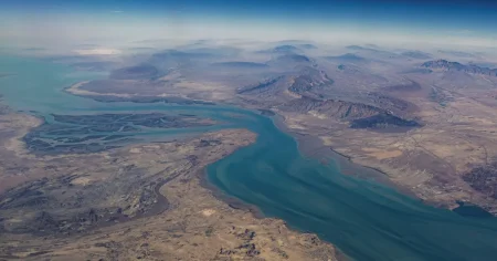 مسؤول أميركي: إيران تعترض ناقلة نفط في مضيق هرمز وتقتادها إلى مياهها الإقليمية