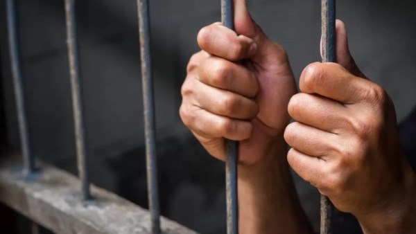 حبس المتهم بالتعدى على فتاة بكفر شكر