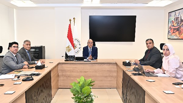 الري: تنفيذ صوبات زراعية وإنشاء مدارس حقلية وتدريب المهندسين بـ3 محافظات