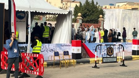 لليوم الثاني.. فتح لجنة المدرسة اليابانية بالشيخ زايد وبدء التصويت بانتخابات النواب