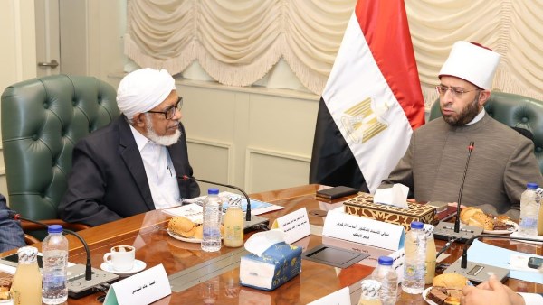 منح وزيارات علمية.. وزير الأوقاف يبحث مع نائب رئيس جامعة دار الهدى بالهند سبل التعاون