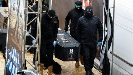 إعلام عبري: جثة المختطف التي أُعيدت إلى إسرائيل هي لعامل أجنبي