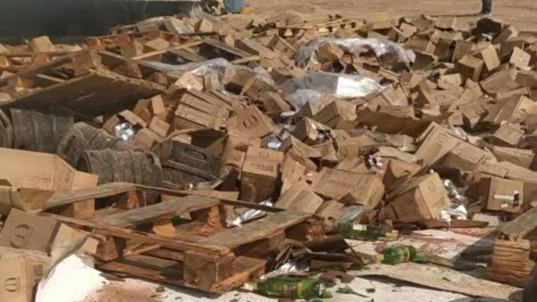 إصابة 4 أشخاص في انقلاب سيارة تحمل مشروبات روحية بطريق شرم الشيخ