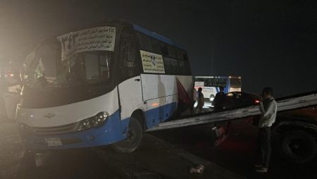 إصابة 7 في انقلاب ميني باص نقل جماعي على الأوتوستراد بـ15 مايو