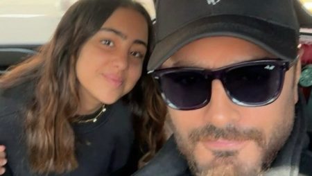 برفقة ابنته .. تامر حسني يشارك جمهوره رحلته إلى فرنسا