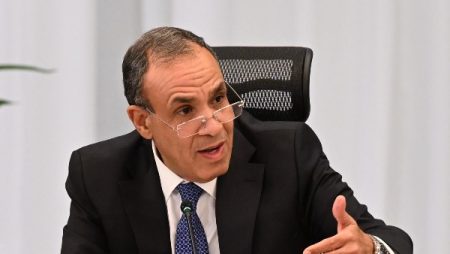 وزير الخارجية يعلق على تريض رئيسا وزراء هولندا وبلجيكا وزوجاتهما في شوارع القاهرة