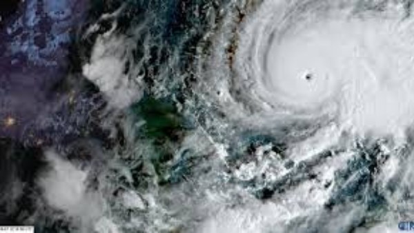 الفلبين تجلي ما يقرب من مليون شخص مع قرب وصول إعصار “فونج-وونج”