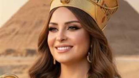 بالزي الفرعوني.. نرمين الفقي تحتفل بـ المتحف المصرى: بحبك يابلدى