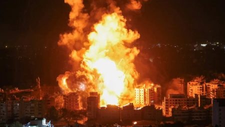 انفجارات عنيفة شرق غزة جراء نسف الاحتلال أبنية سكنية