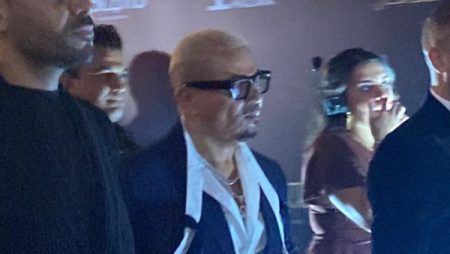 عمرو دياب مفاجأة العرض الخاص لفيلم “السلم والثعبان” في التجمع الخامس.. صور وفيديو