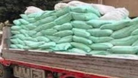 ضبط 4 أطنان دقيق مدعم قبل تهريبهم للسوق السوداء