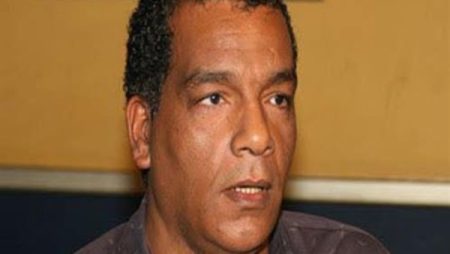 محمد هنيدي ينعى المؤلف أحمد عبدالله: هتوحشني يا صديق عمري