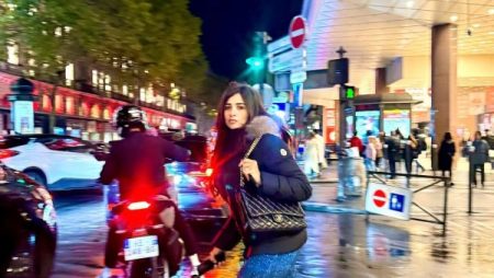 ياسمين عبد العزيز تخطف الأنظار في أحدث ظهور لها بإطلالة لافتة