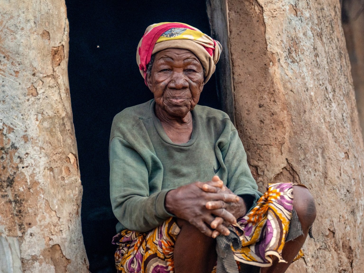 متهمات ومنبوذات ومنفيات: النساء المطرودات إلى معسكرات (السحرة) في غانا.