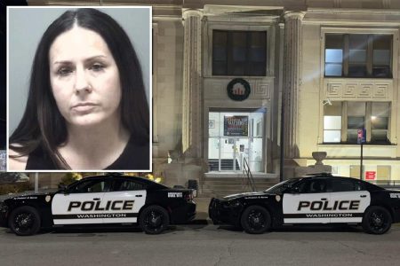 يُزعم أن الأم، البالغة من العمر 43 عامًا، أنجبت طفلًا من ابنتها البالغة من العمر 14 عامًا والتي كانت ترقص في المرحلة الإعدادية