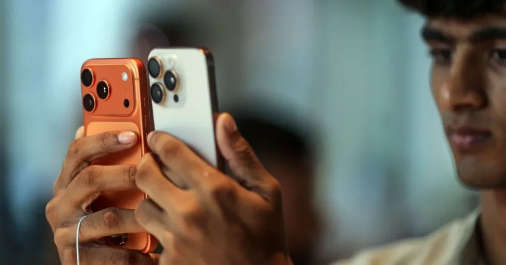 أبل تخطط لإضافة ميزات جديدة تعمل عبر الأقمار الاصطناعية لهواتف آيفون