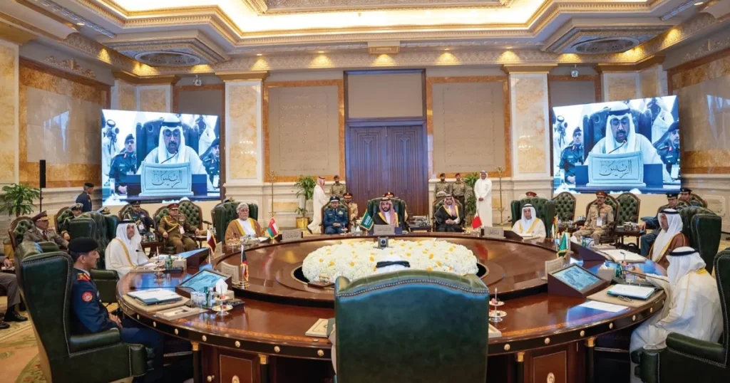 مجلس الدفاع الخليجي: العمل المشترك “سد منيع” ضد المخاطر والتهديدات