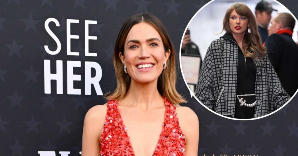 نكت ماندي مور التي شعرت بها مثل تايلور سويفت وهي تتعلم عن اتحاد كرة القدم الأميركي في برنامج Hulu Show الجديد