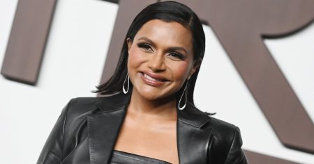 ميندي كالينج لا تستطيع العيش بدون واقي الشمس الملون: “مثالي لبشرتي”