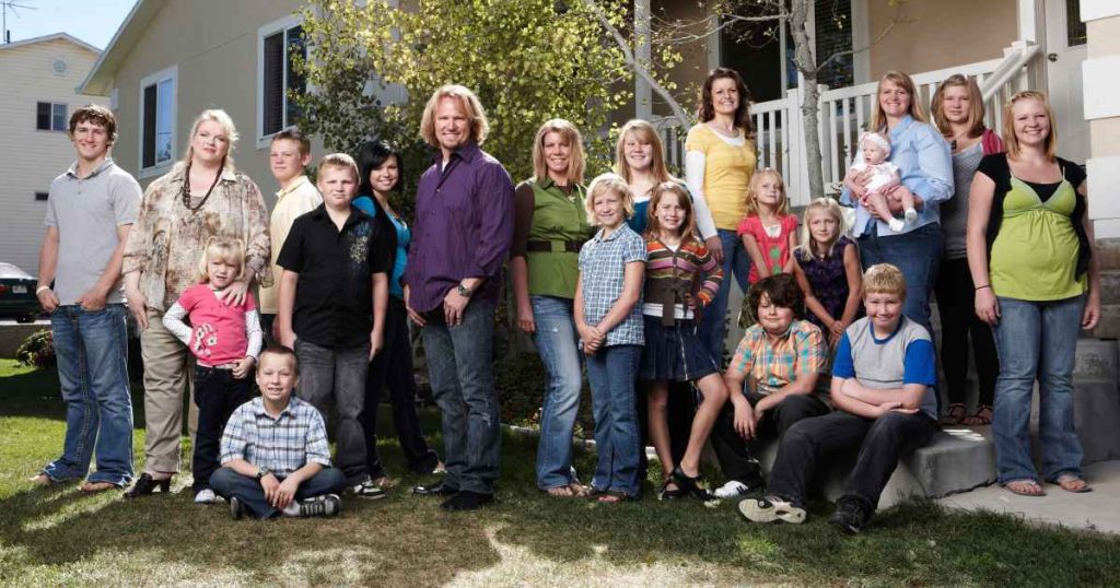 كودي براون ينهار بسبب القطيعة مع الأطفال، ويريد “إصلاح” العلاقات مع زوجاته السابقات