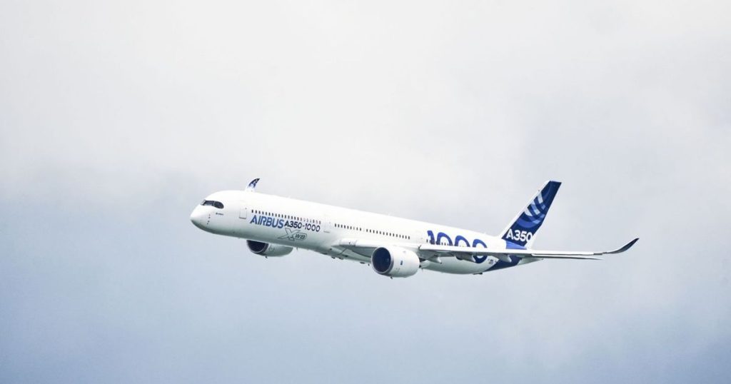 طيران الإمارات تقترب من صفقة مع إيرباص.. هل تعيد النظر في محركات “رولز رويس”؟