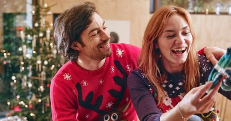 12 تقويمًا مضحكًا لعيد الميلاد ستشعر بالبهجة عند افتتاحها كل يوم