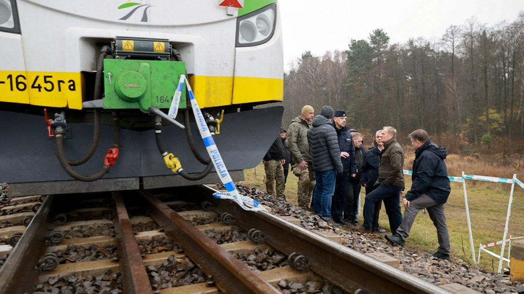 بولندا تتهم أجهزة الاستخبارات الروسية بالهجوم التخريبي على السكك الحديدية.