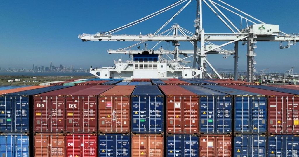 اتفاق مبدئي يخفض الرسوم الأميركية على سويسرا إلى 15% بعد تعهد استثماري