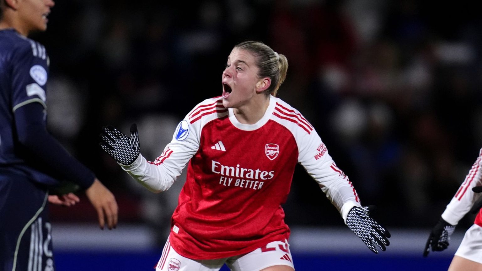 أرسنال للسيدات 2-1 ريال مدريد للسيدات: روسو تسجل ثنائية جديدة.