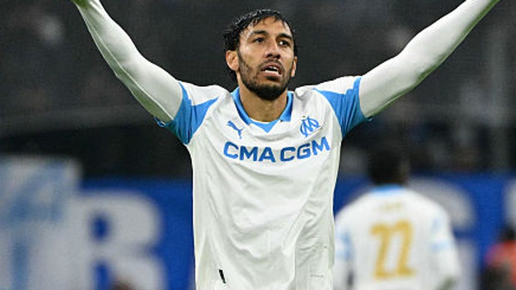 مارسيليا 2 – 1 نيوكاسل: أوباميانغ يسجل هدفين ويوقف سلسلة انتصارات “التون” في (دوري الأبطال).