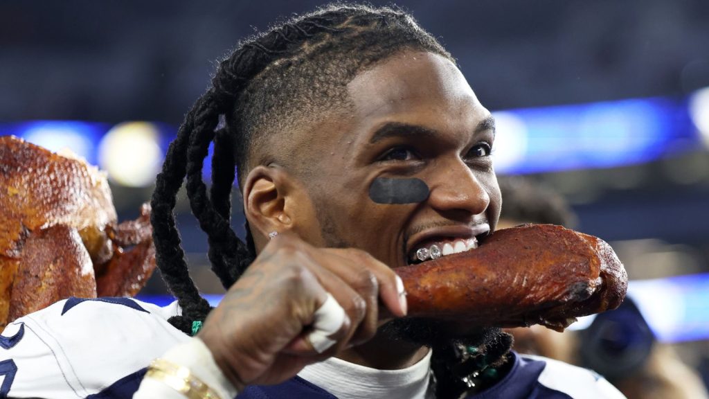 فوز فريق دالاس كاوبويز على كانساس سيتي تشيفس 31-28 في مباراة (عيد الشكر) المثيرة.