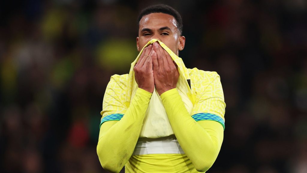 إصابة غابرييل: مدرب أرسنال مايكل أرتيتا يؤكد غياب المدافع لأسابيع.