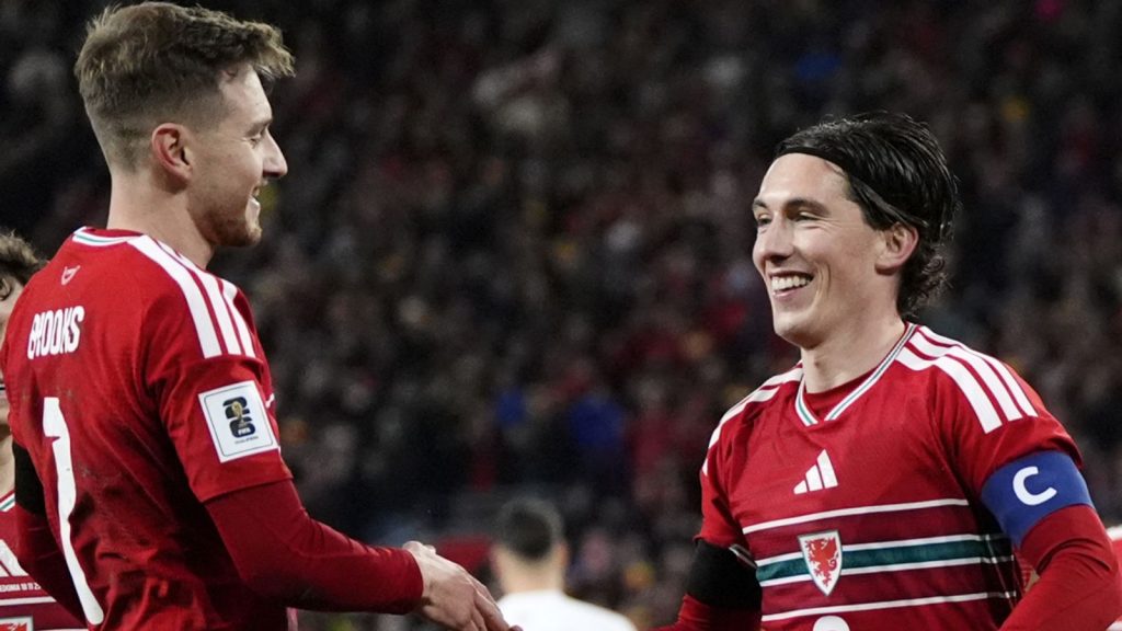 ويلز 7 – 1 مقدونيا الشمالية: هاري ويلسون يسجل ثلاثية لمنتخب بيلامي ويؤهل الفريق لمواجهة فاصلة على أرضه.