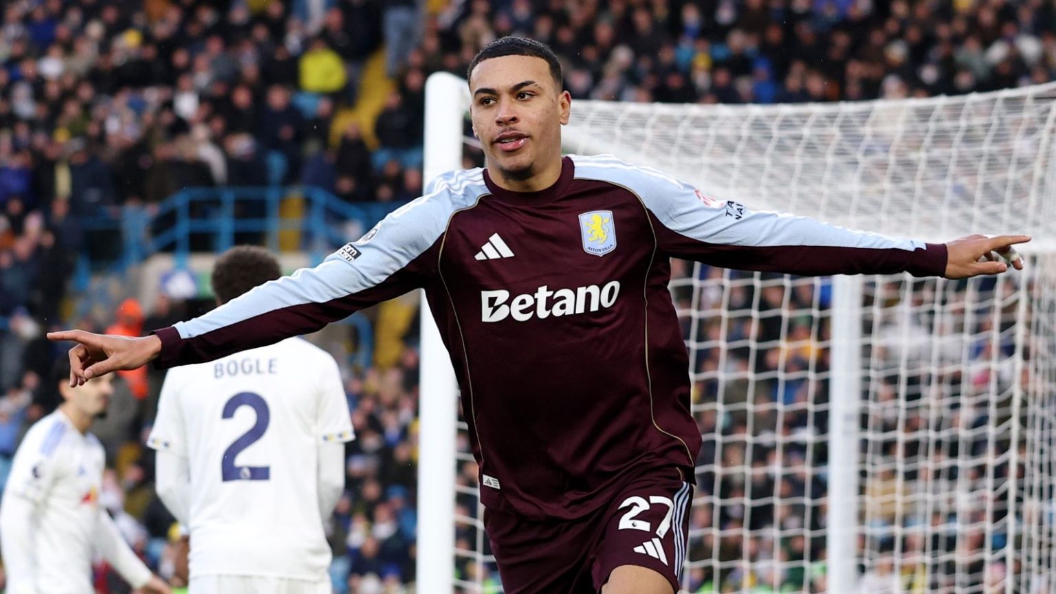 ليدز 1-2 أستون فيلا: هدف رائع من مورغان روجرز يحقق الفوز ويصعد بفريق أوناي إيمري إلى المراكز الأربعة الأولى في (البريميرليج).