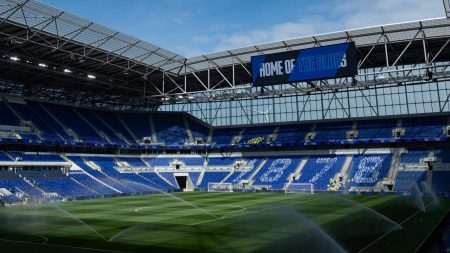 عُودَة “سوبر ليغ ماجيك ويك إند” (Super League Magic Weekend) إلى ملعب هيل ديكنسون في 2026، وكشف المباريات كاملةً.