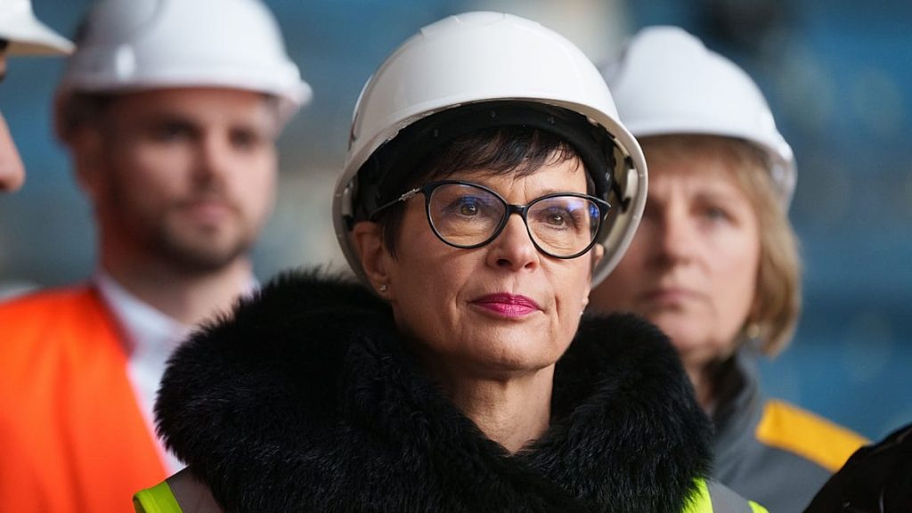 الاتحاد الأوروبي وأوكرانيا يتفقان على خطة 10 نقاط لتسريع مساعي كييف للانضمام رغم حق النقض المجري.