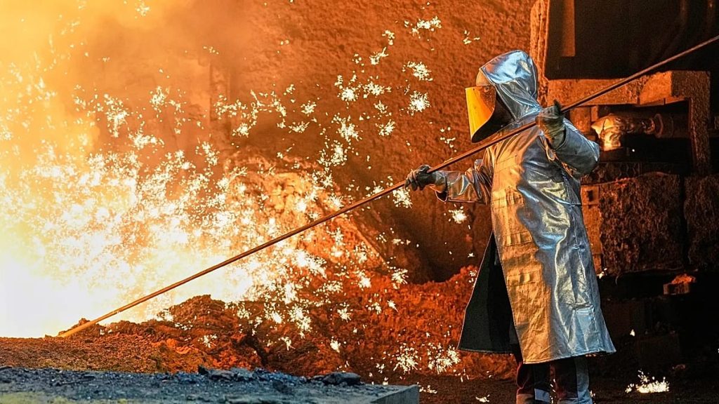 البرلمان يوافق على رصد انبعاثات الكربون للواردات الصناعية الثقيلة إلى الاتحاد الأوروبي.