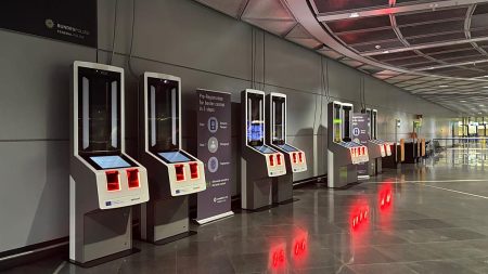 نظام الاتحاد الأوروبي للدخول والخروج: المرحلة الأولى تشهد انتظار الركاب حتى 3 ساعات في المطارات.