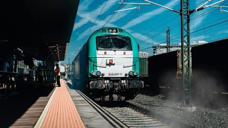 إسبانيا تطلق تصريح تنقل عام شهريًا بقيمة 60 يورو: دول أوروبية أخرى تقدم مثيلًا؟