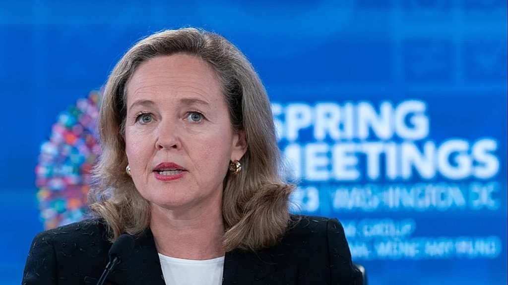 قال رئيس البنك الأوروبي للاستثمار كالفينيو إن وحدة أوروبا هي قوتنا.