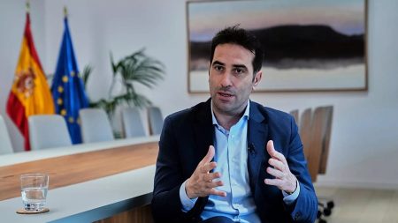 تُؤكِّد وزيرة الاقتصاد الإسبانية أنَّ الهجرة تظلُّ فرصة لأوروبا.