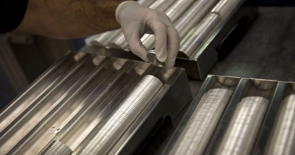 أسعار الفضة تتجه لزيادة أسبوعية 10% وسط موجة مضاربات