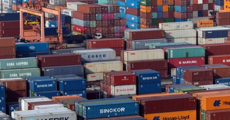 وسط تفاقم المخاطر المالية وهشاشة التجارة.. الاقتصاد العالمي يتباطأ إلى 2.6% في 2025