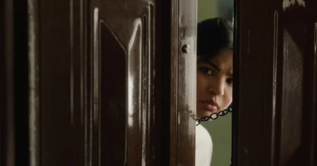 الفيلم السعودي “المجهولة”.. بين طموح النوع و تقريرية التنفيذ