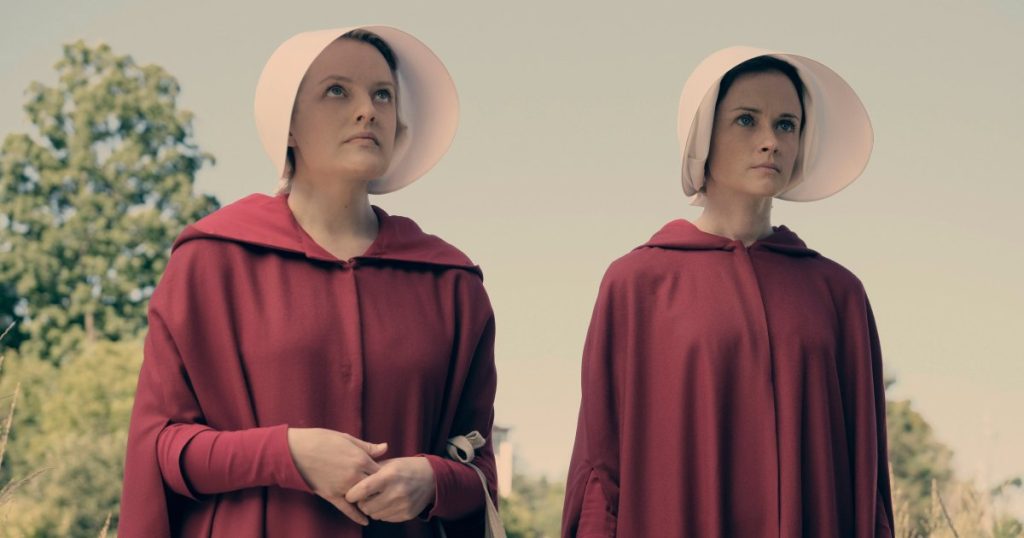 فريق مسلسل “The Testaments” (الروايات): صور الممثلين من مسلسل “The Handmaid’s Tale”.