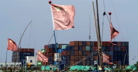 المكسيك تفرض رسوماً على الصين ودول آسيوية تماشياً مع ترمب